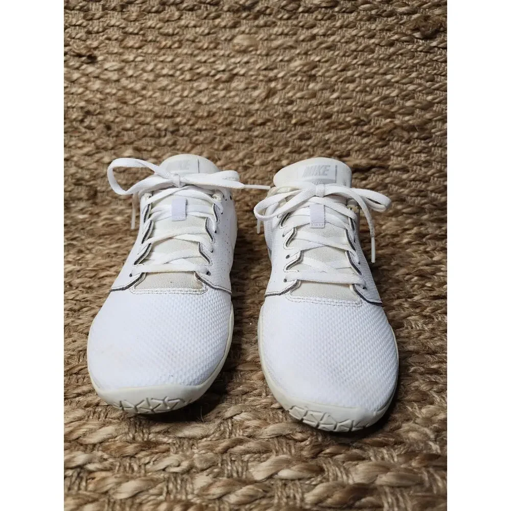 Nike Sideline IV Womens Size 7 White Cheerleading Shoes Low Top Athletic Sneaker